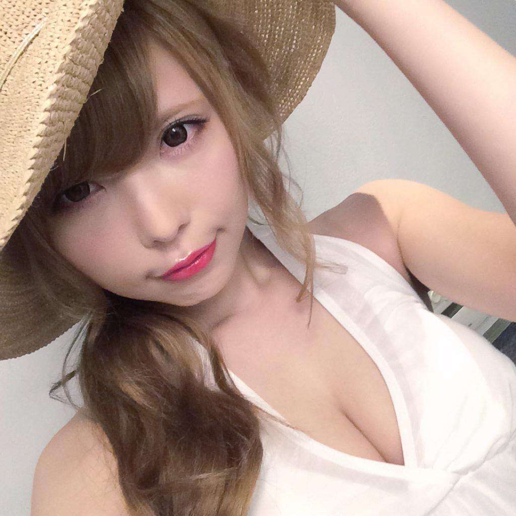 自分と真逆の顔の画像を貼るトピ