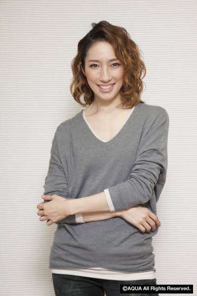 自分と真逆の顔の画像を貼るトピ