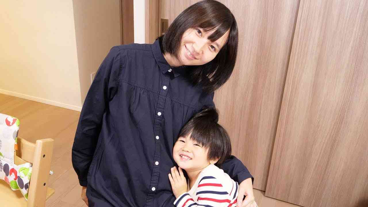 超人気ユーチューバー、「GLAY」TERUの娘だった　メイク動画で登録者35万人
