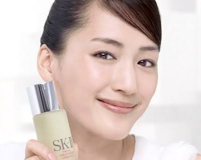 色々な化粧品ポスターが見たい！