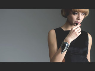 色々な化粧品ポスターが見たい！