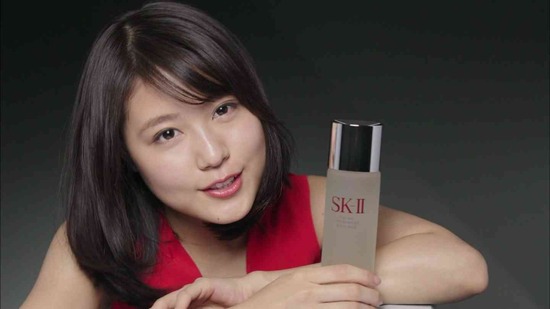 色々な化粧品ポスターが見たい！