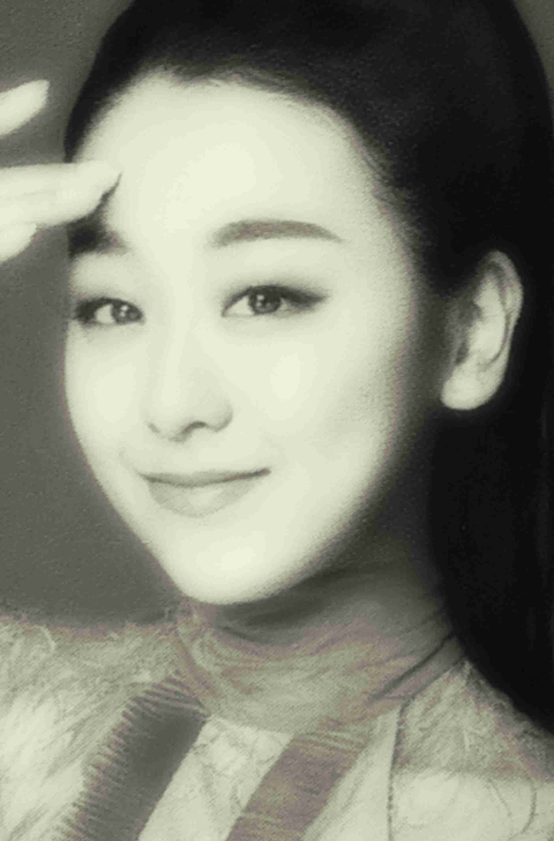 「お姫様のよう」「気品にうっとり」浅田真央、デコルテが美しいセクシードレス姿を披露