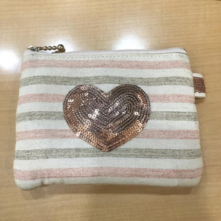 可愛いティッシュポーチを見せてください。