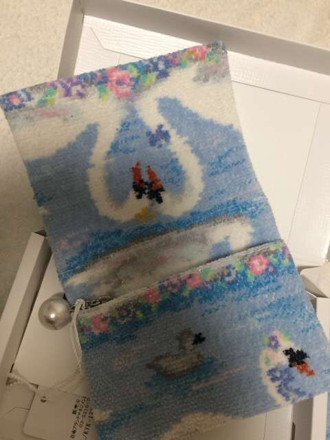 可愛いティッシュポーチを見せてください。