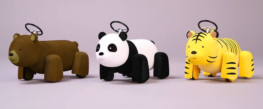 農家の中国人男性が、人が乗れるカニ型のロボを生み出してしまう