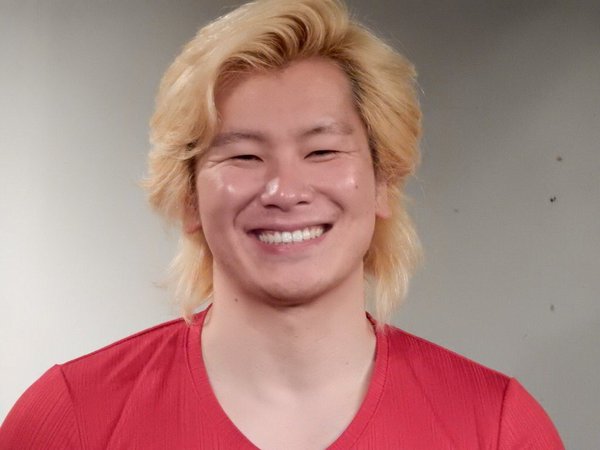 鏡に写ってる自分を有名人の画像で例えるトピ