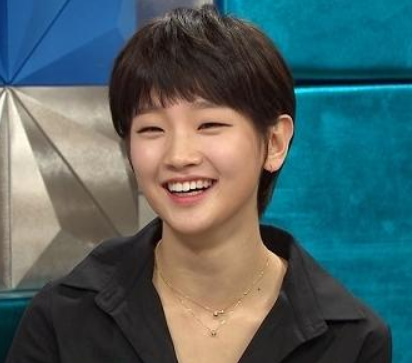 剛力彩芽、「魔性的に美しい!」シックな黒ドレス姿を絶賛の声相次ぐ