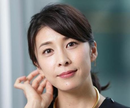 鼻の穴が上を向いている人