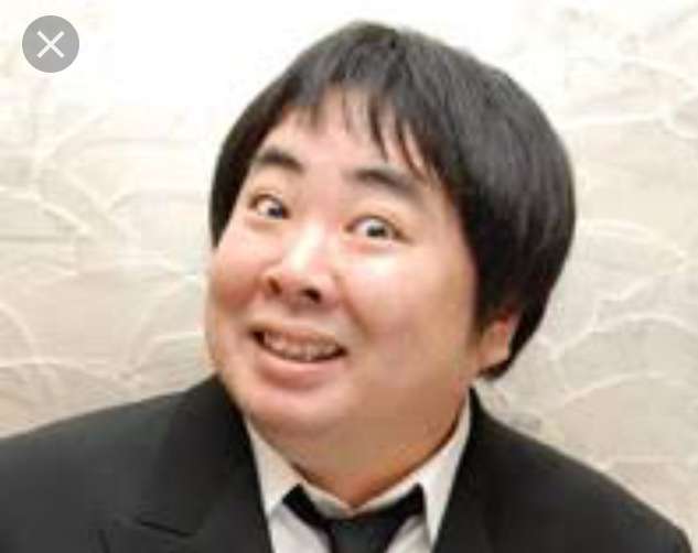 鼻の穴が上を向いている人