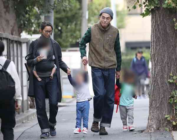 東出昌大イクメンに変えた杏 想像以上だった双子育児の過酷