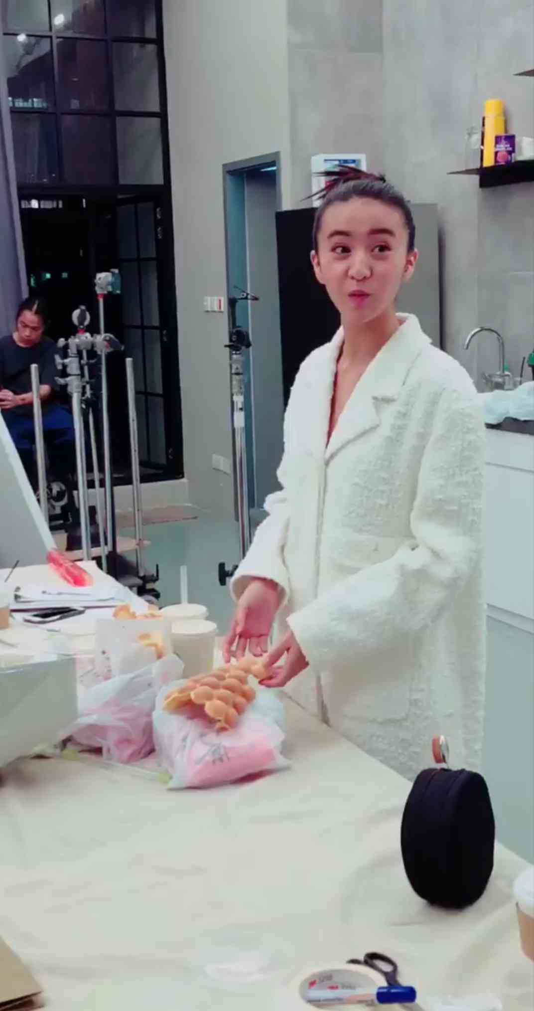 木村拓哉の次女・Koki,（コウキ）、圧巻のオーラで香港上陸 大勢の報道陣で溢れる