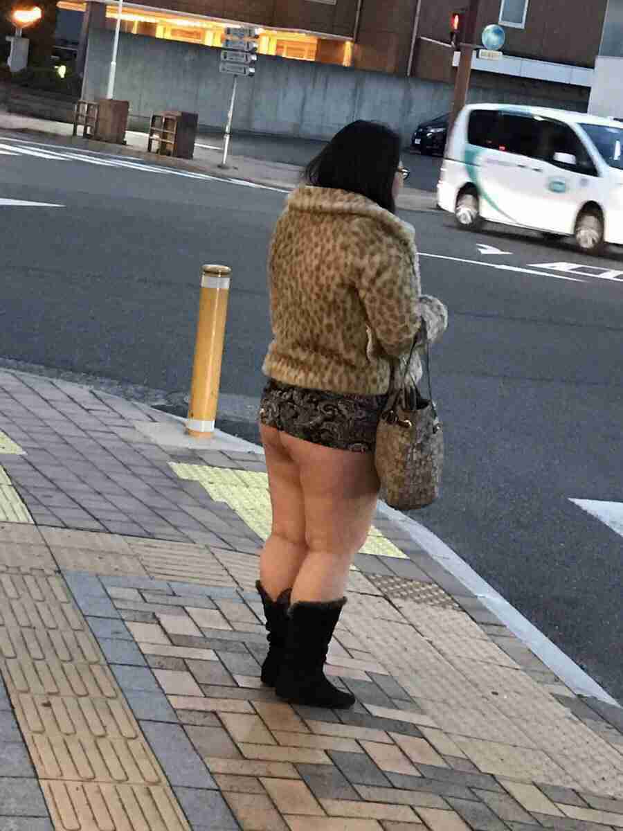 ついつい通りすがりに視線を奪われるのはどんな人ですか？