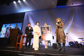 YOSHIKI愛用クリスタルピアノ、新作モデルが1億円で5台限定販売