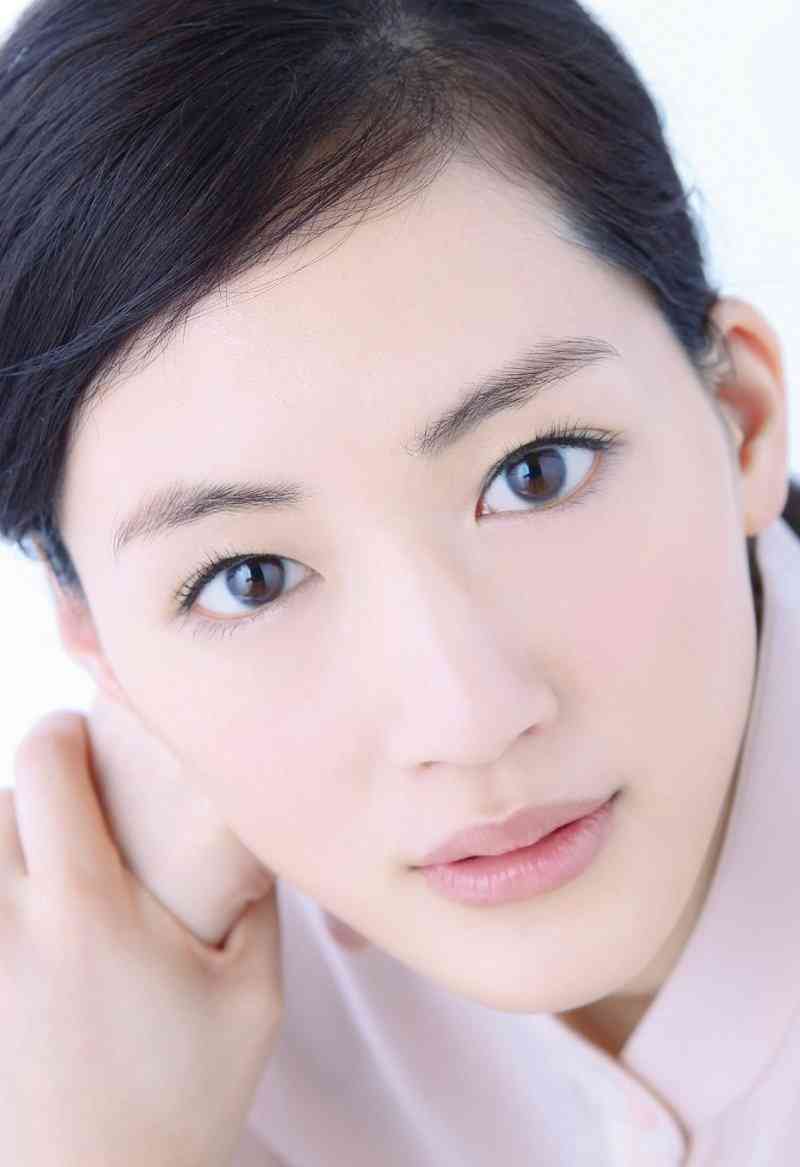 末広二重、奥二重の有名人を貼るトピ
