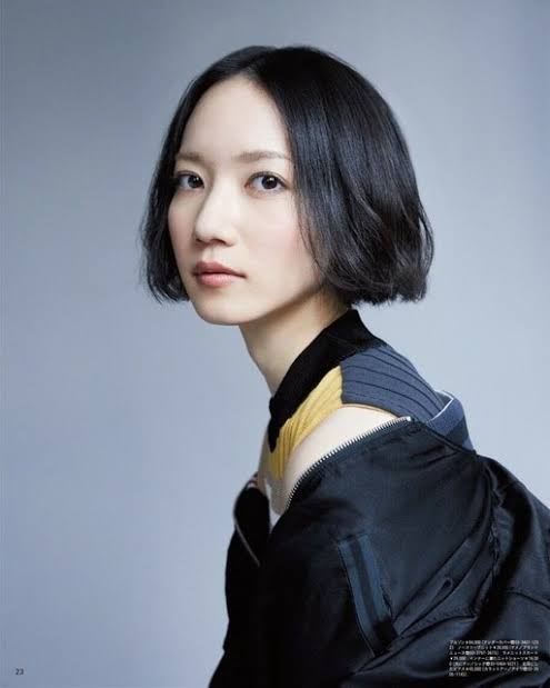 目だけで芸能人を当てるトピ