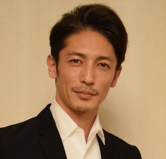 目だけで芸能人を当てるトピ