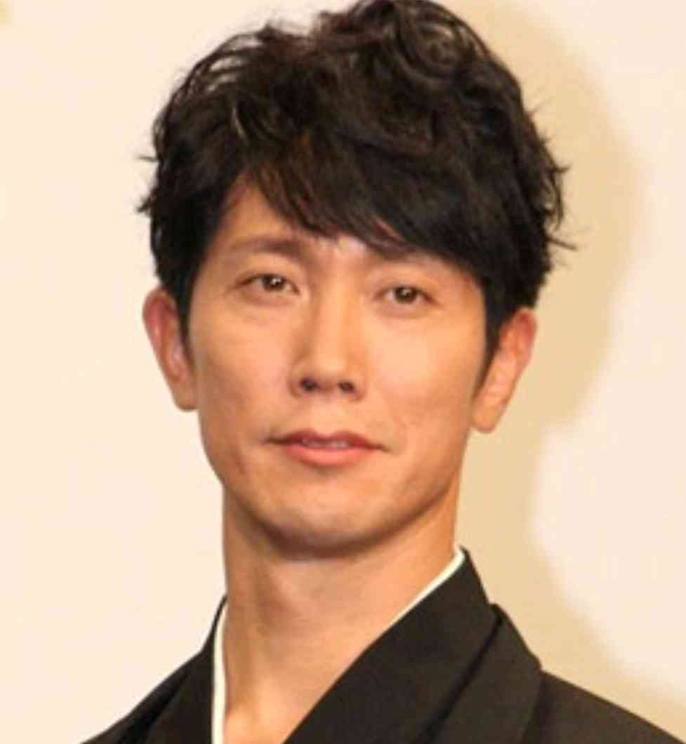 目だけで芸能人を当てるトピ
