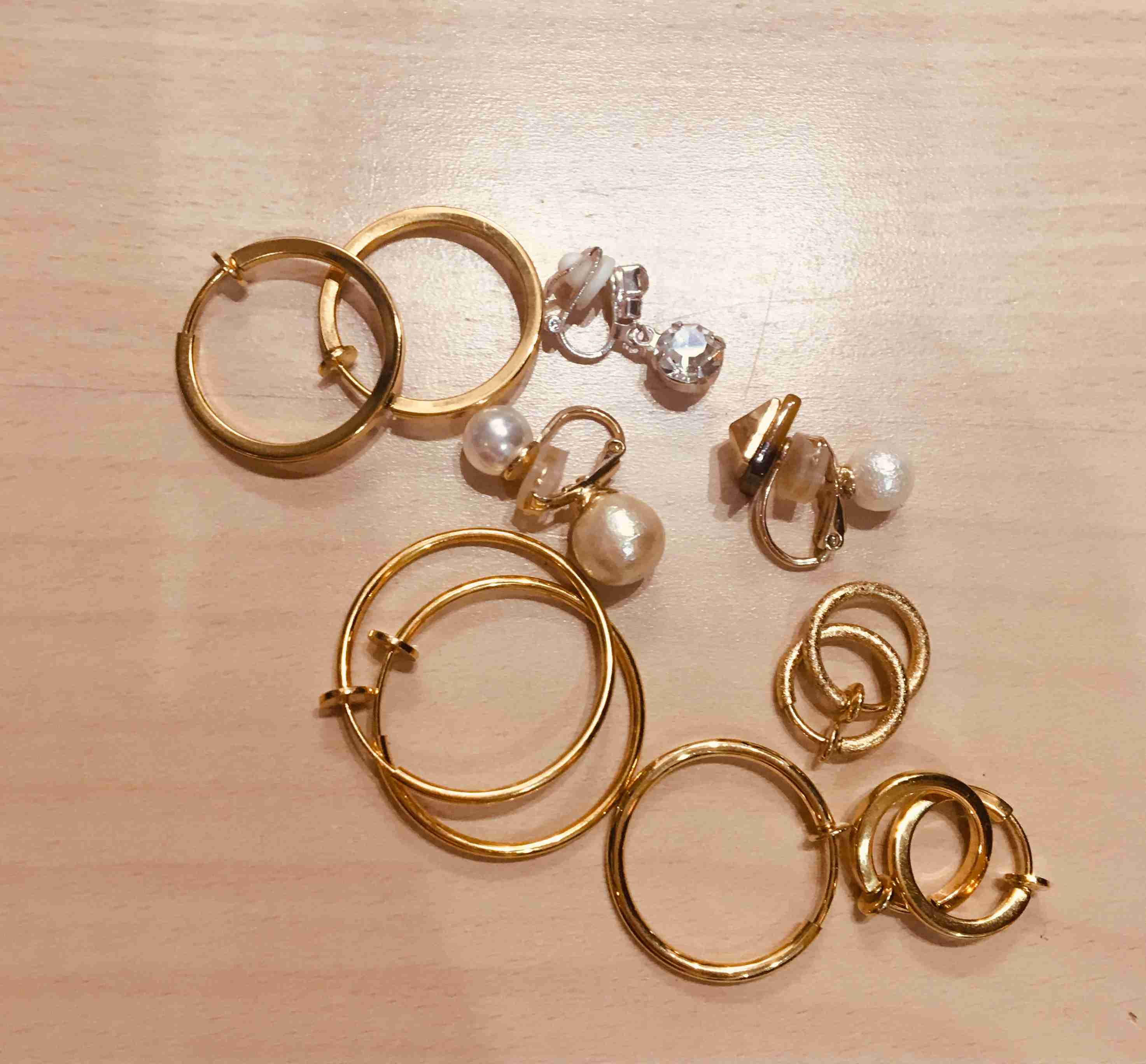イヤリング愛用の方、ノンホールとネジどちらを使ってますか？