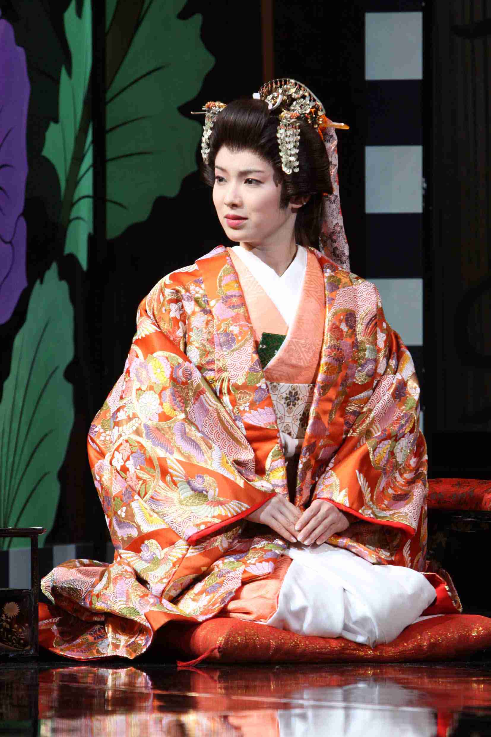 蒼井優、着物姿で日本橋の「今昔」体験 ...