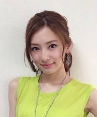 いろんなまとめ髪が見たいです。