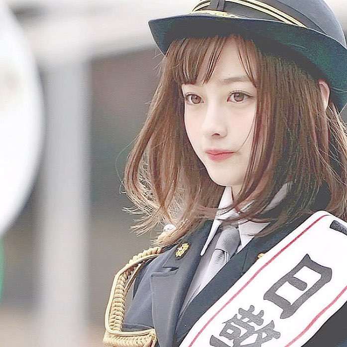 白石麻衣写真集22度目の重版で33万部突破「異常事態」ロングヒット