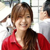 白石麻衣写真集22度目の重版で33万部突破「異常事態」ロングヒット