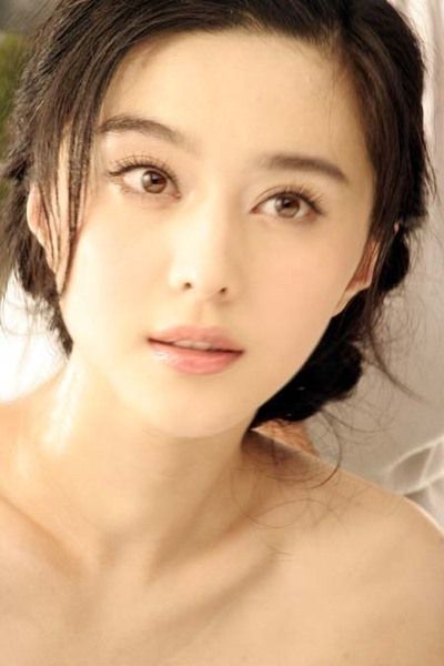 佐々木希、美しいボディラインに称賛の声殺到「スリムなボディ」「本当に妊娠してた？」