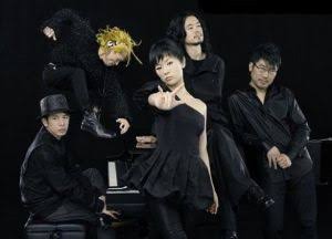 黒い衣装をかっこよく着こなしてる有名人