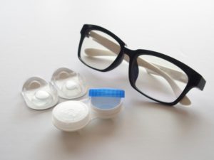 メガネの人、コンタクトにした時の気分は？