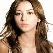 気が強そうな顔写真を貼るトピ