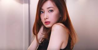 気が強そうな顔写真を貼るトピ