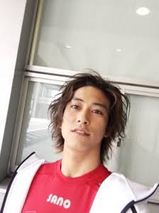 気が強そうな顔写真を貼るトピ