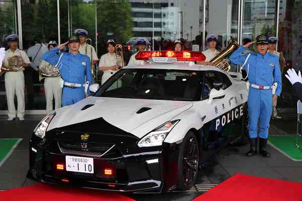 時速280キロ暴走し動画投稿…警察が速度特定