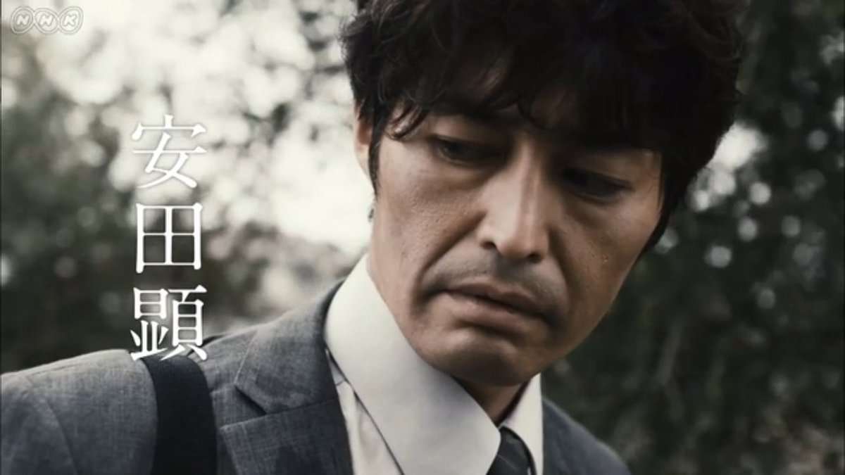 【画像】長いまつ毛のタレ目の男性