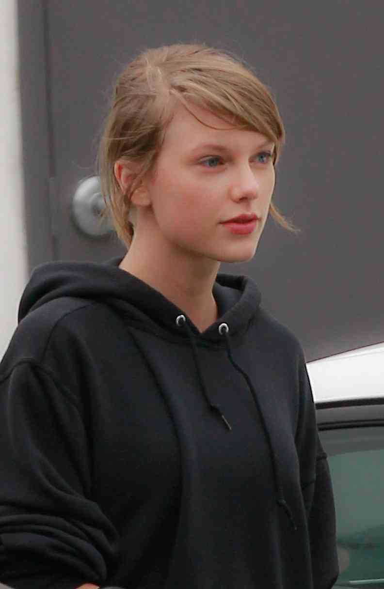 広瀬すず「可愛かった」、テイラー・スウィフトとの2ショット公開