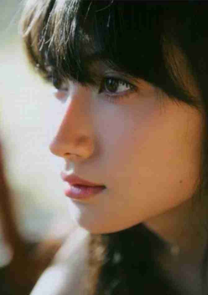 横顔が綺麗な芸能人