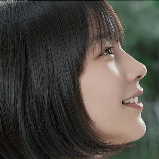 横顔が綺麗な芸能人