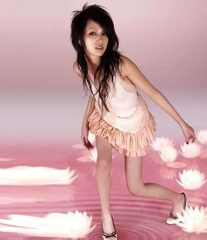 「美人家族すぎる」「そっくり」中島美嘉、母&姉&姪っ子との家族ショットを公開