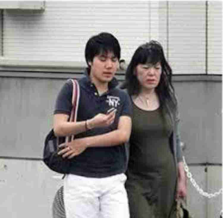 嫌いなのに見てしまう心理