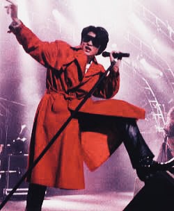 「これが53歳だと…⁉」　始球式の吉川晃司がカッコよすぎるとネット騒然