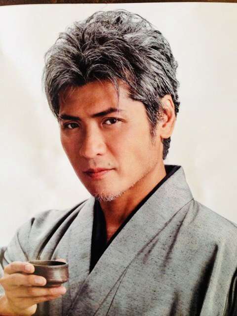 「これが53歳だと…⁉」　始球式の吉川晃司がカッコよすぎるとネット騒然