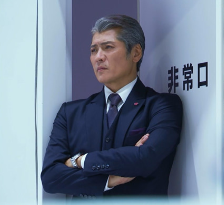 「これが53歳だと…⁉」　始球式の吉川晃司がカッコよすぎるとネット騒然