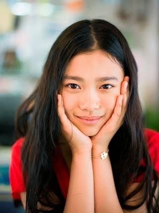 杉咲花、赤リップ＆黒髪ショートボブ姿に「どんどん綺麗になってく」「お人形さんみたい」と反響続々