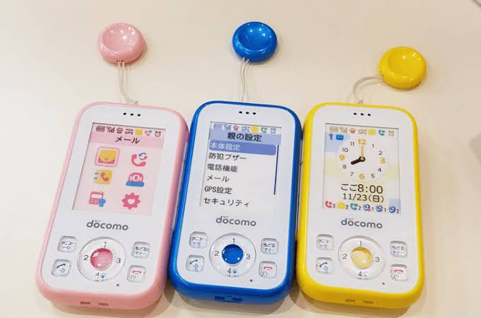 大阪の公立小中学校でスマホ解禁へ 文科省の方針と異なる決定