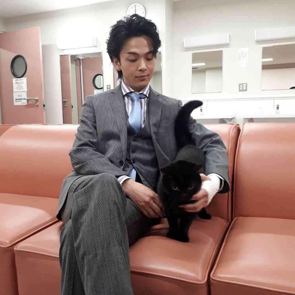 中村倫也　初彼女は中学2年のとき「見た瞬間にバーンって」