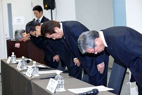 記者会見風に今日の懺悔をするトピ