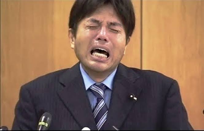 記者会見風に今日の懺悔をするトピ