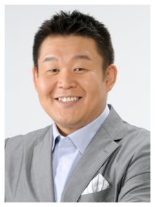ザギトワ選手の“愛犬マサル”肉球で調印 『エアウィーヴ』と広告出演契約