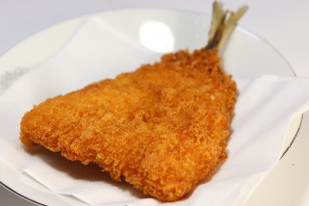 醤油をかけて食べたい物　ソースをかけて食べたい物　